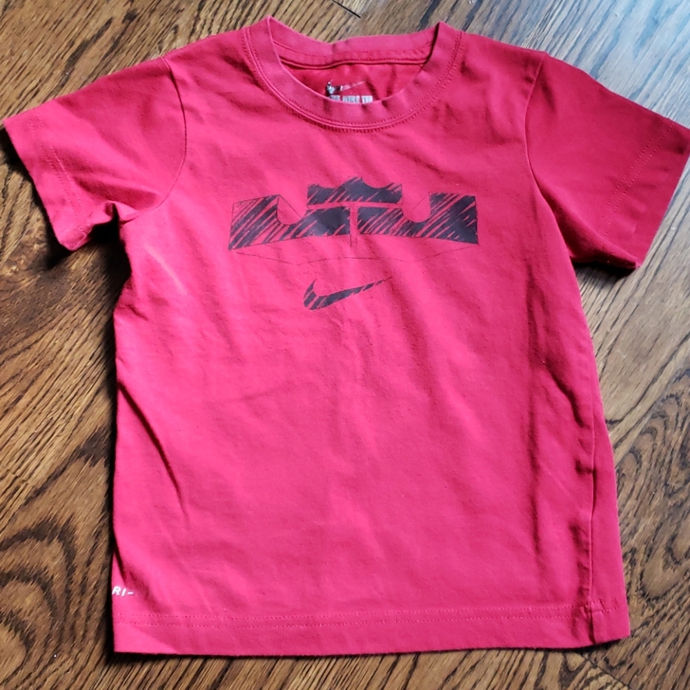 Nike tee